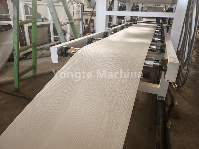 Падлогавая машына LVT паспяхова прайшла выпрабаванні