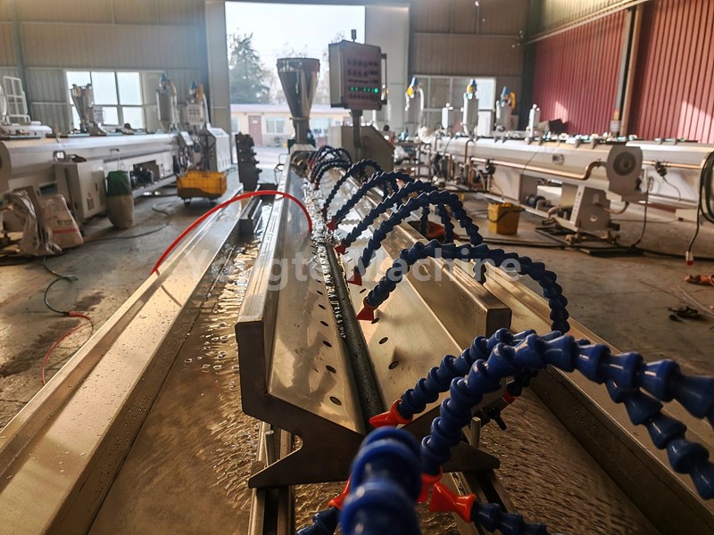 Машына для гумовых шлангаў