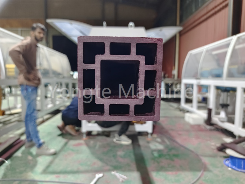 Машына для вырабу слупоў для плота WPC