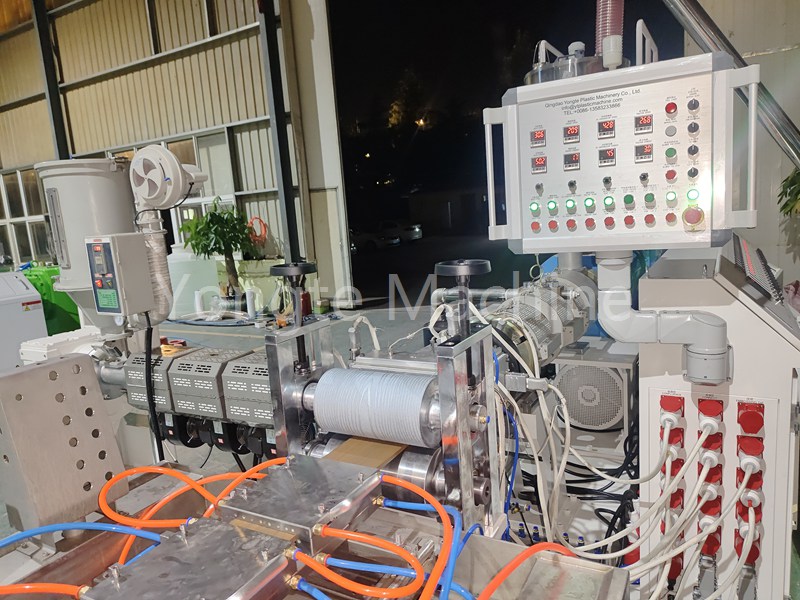 Абсталяванне для сумеснай экструзіі Yongte Plastic Machine WPC: моцна развівайце рынак