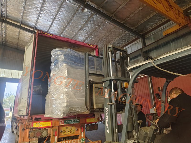 Абсталяванне для дзвярных панэляў WPC ад Yongte Plastic Machinery з'яўляецца на рынку Саудаўскай Аравіі